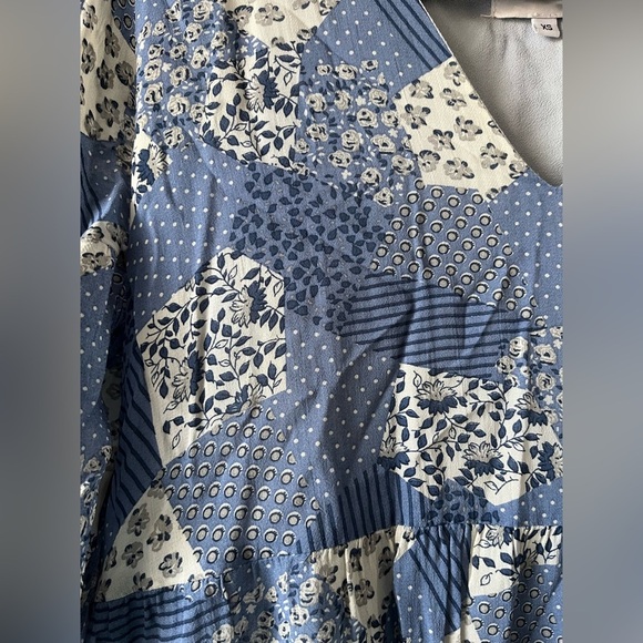 Park & Fifth Blue and White Patchwork V-neck Mini Dress - Size XS - Picture 7 of 8